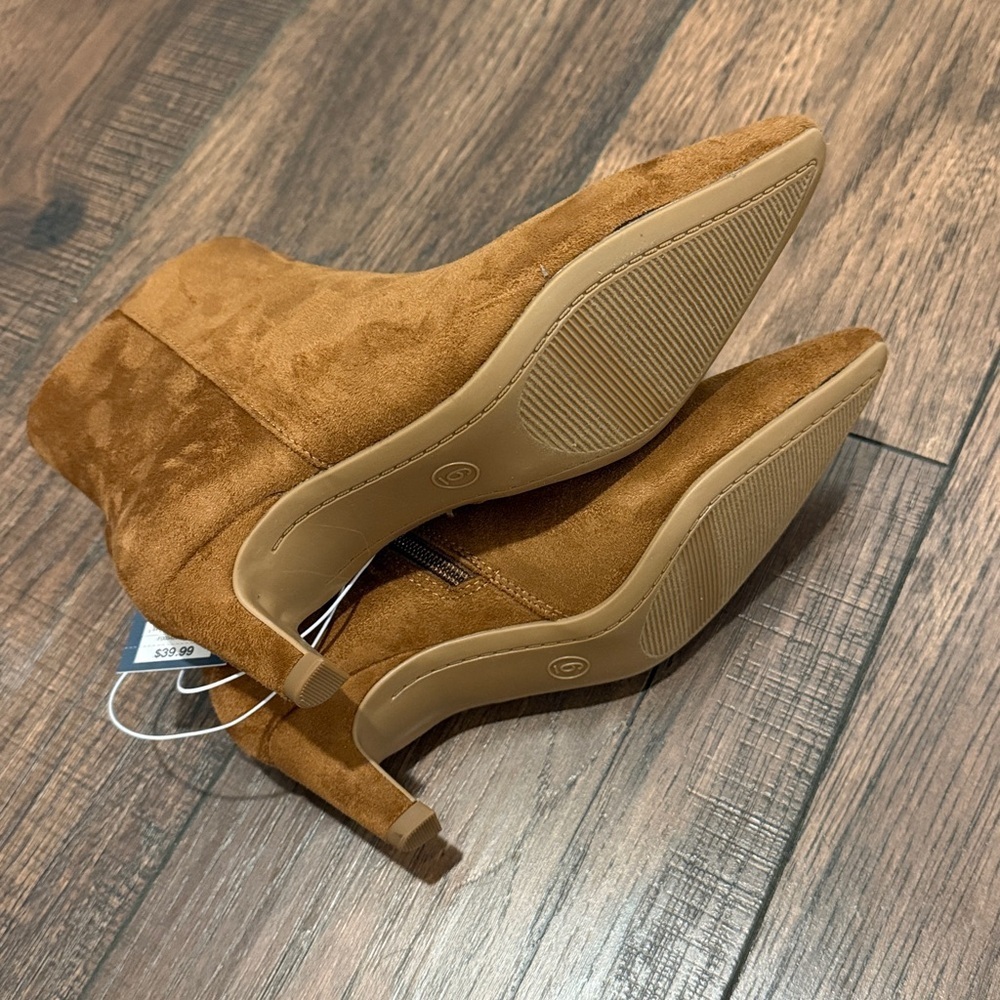 Universal Thread Elegant Tan Faux Suede Pointy Ankle Boots New - Picture 12 of 12